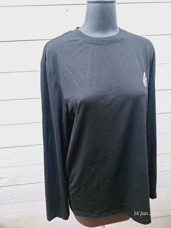 Unisex long sleeve black t-shirt - L