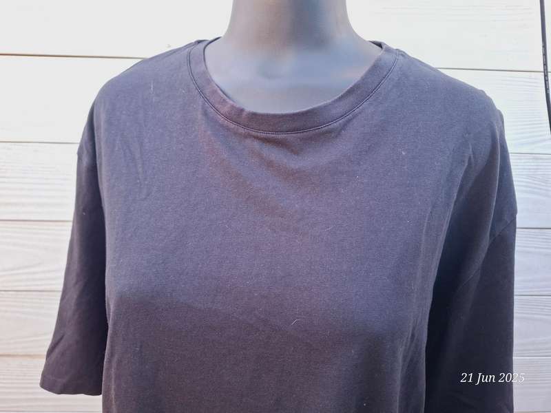 Foschini black tshirt - L