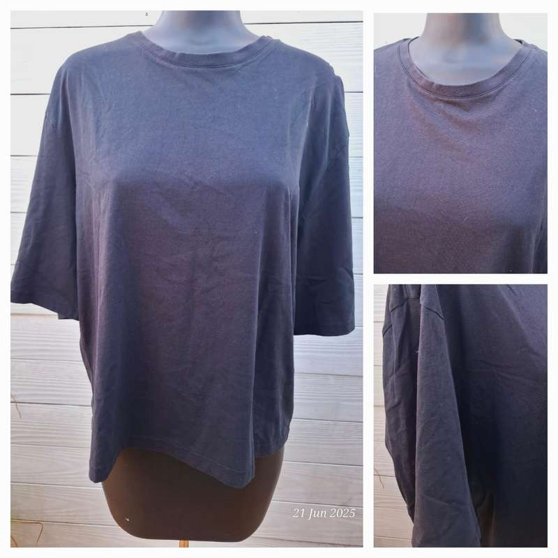 Foschini black tshirt - L