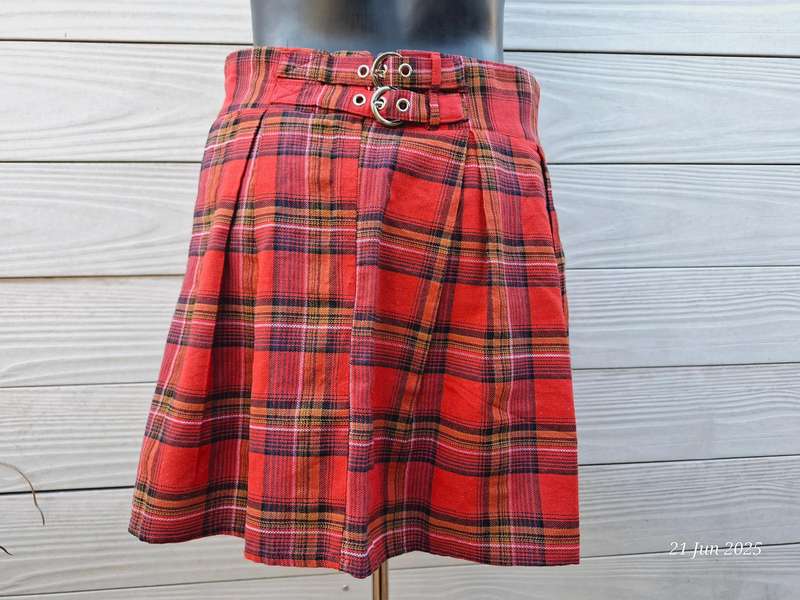 Misguided high waist tartan mini skirt with buckle detail - UK14