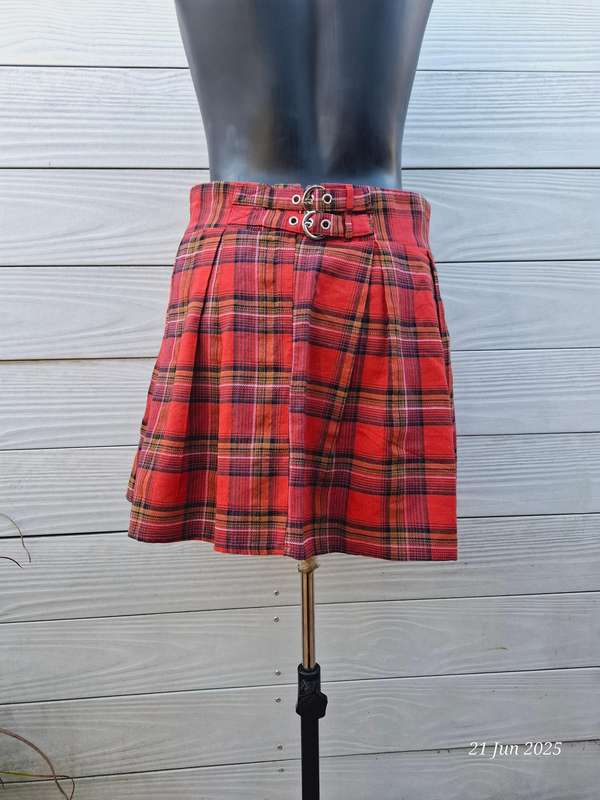 Misguided high waist tartan mini skirt with buckle detail - UK14