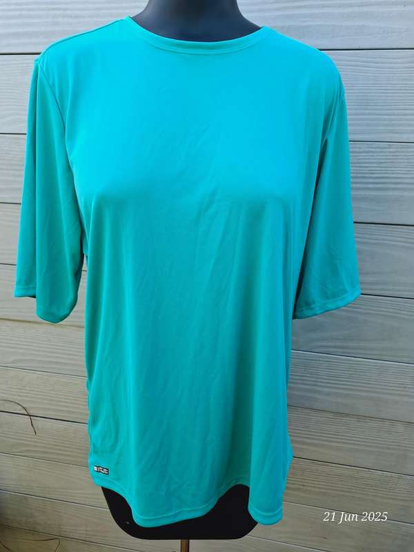 Like new Decathlon Women's surfing shirt sleeved tshirt. Anti UV Malou Turquoise  Size: 16-18 /XL