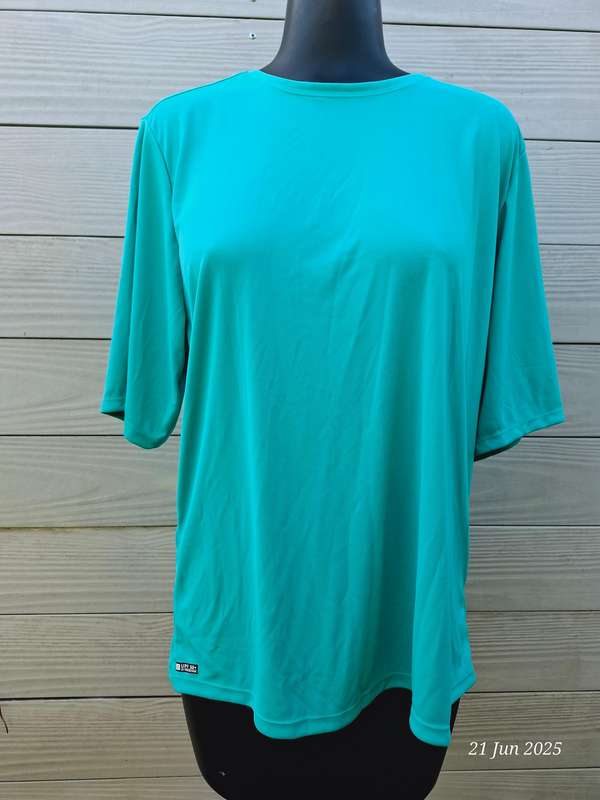 Like new Decathlon Women's surfing shirt sleeved tshirt. Anti UV Malou Turquoise  Size: 16-18 /XL