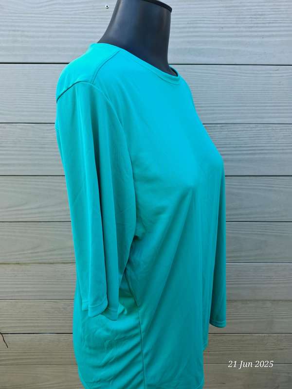 Like new Decathlon Women's surfing shirt sleeved tshirt. Anti UV Malou Turquoise  Size: 16-18 /XL