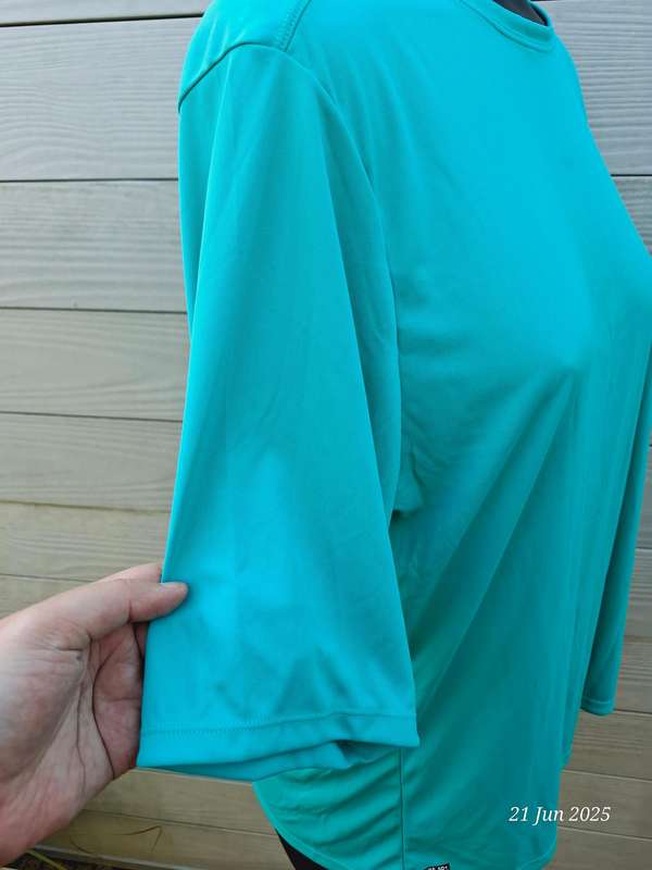 Like new Decathlon Women's surfing shirt sleeved tshirt. Anti UV Malou Turquoise  Size: 16-18 /XL