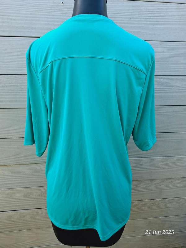 Like new Decathlon Women's surfing shirt sleeved tshirt. Anti UV Malou Turquoise  Size: 16-18 /XL