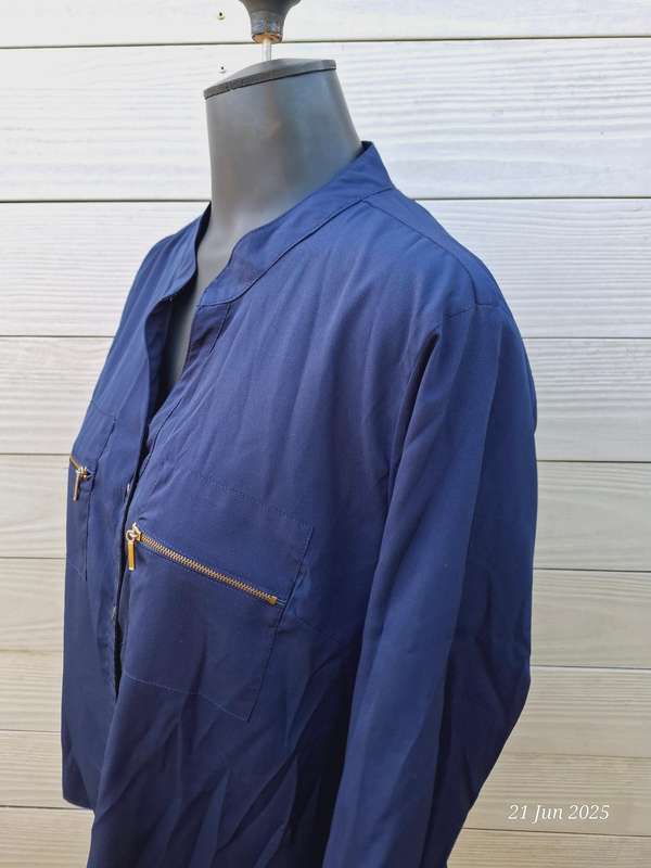 Like new Navy 3/4 sleeve top Size 16/18 (no tag)