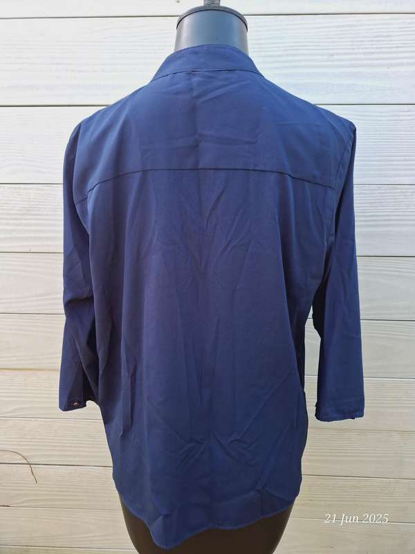 Like new Navy 3/4 sleeve top Size 16/18 (no tag)