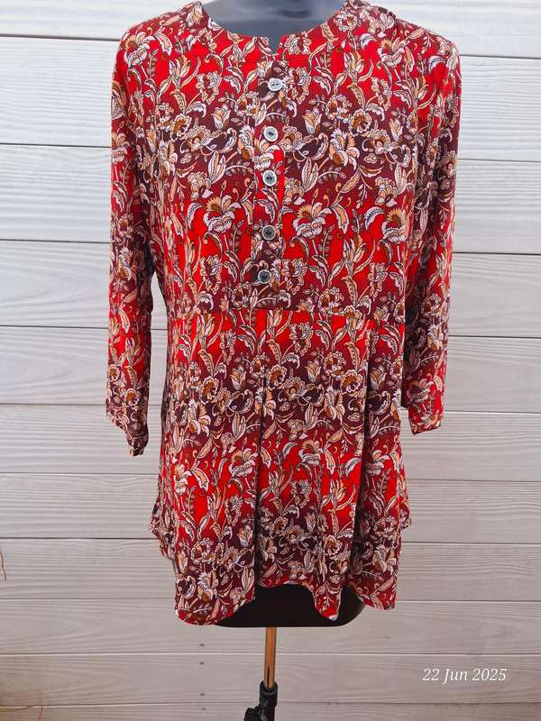 New red top Size XXl
