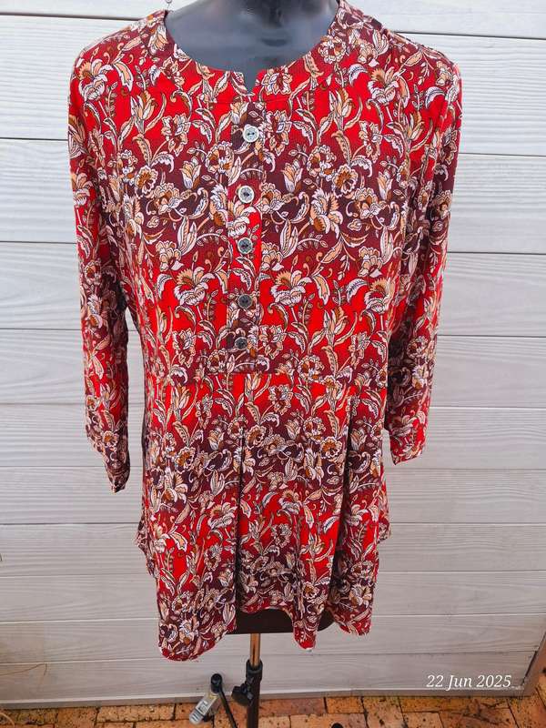 New red top Size XXl