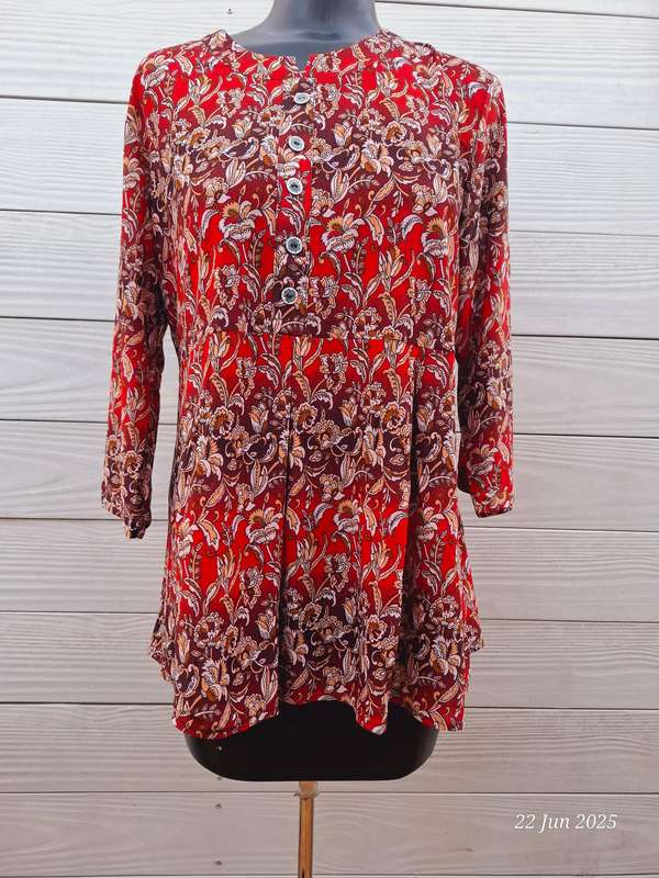 New red top Size XXl