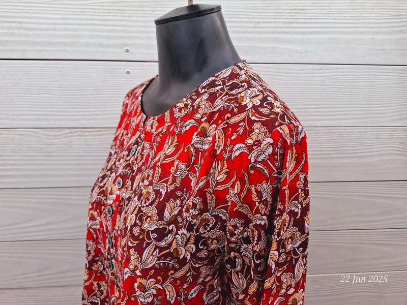 New red top Size XXl