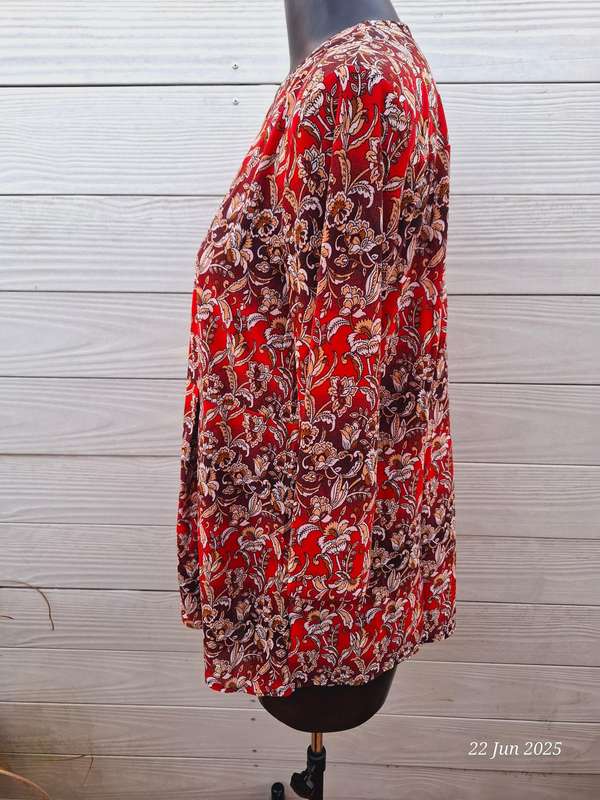 New red top Size XXl