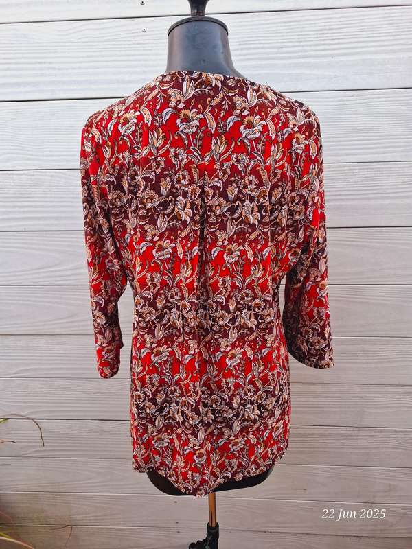 New red top Size XXl