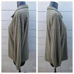 New olive green long sleeve top - Size XL