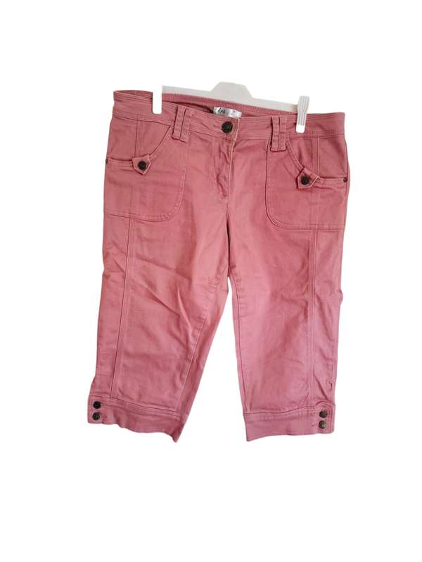 TRS by Truworths coral 3/4 denim shorts. Size 36