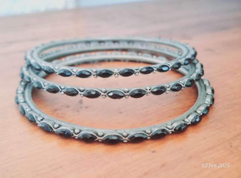 Costume jewellery - bangles