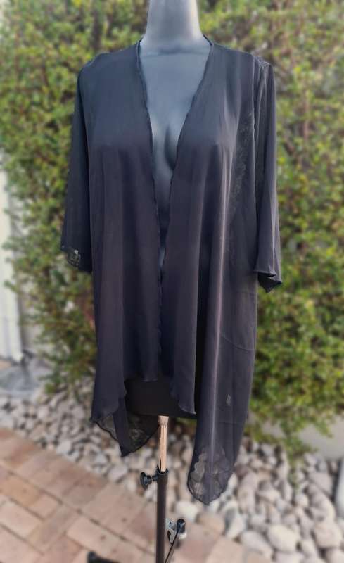 Short sleeve embroidery lace kimono Size 3XL