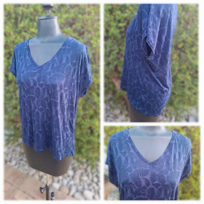 Sheer navy top - L