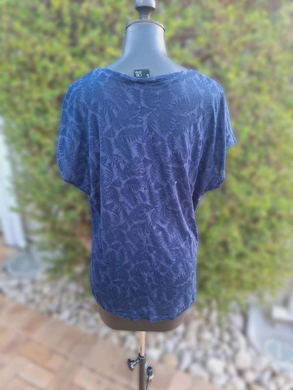 Sheer navy top - L