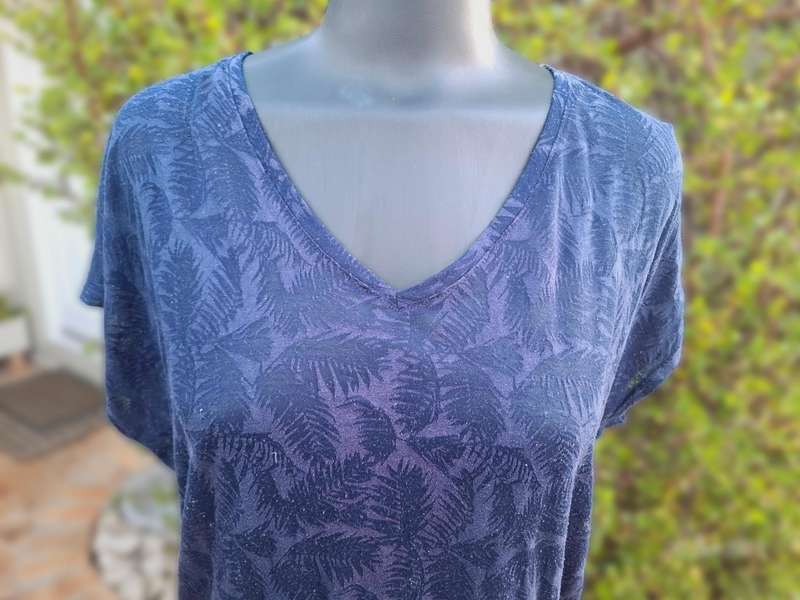 Sheer navy top - L