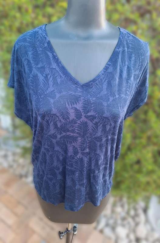 Sheer navy top - L