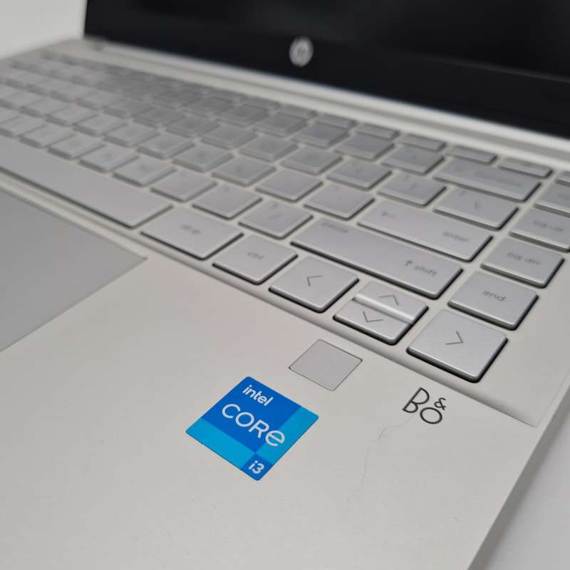 HP Pavilion 14 Notebook - Intel Core i3 | 8GB RAM | 256GB SSD | 14" Full HD | Fingerprint reader |