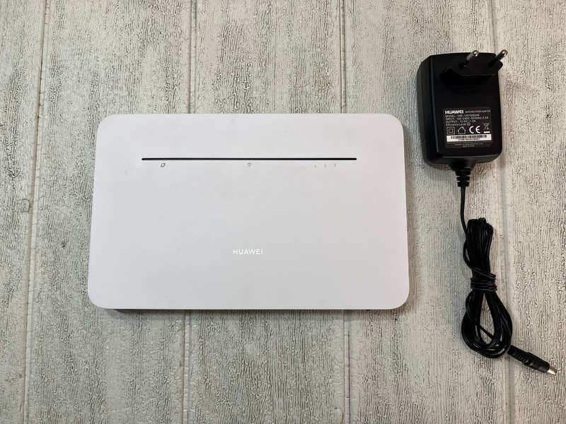 Huawei B535-932A  High-Speed 4G LTE Router for Home & Office