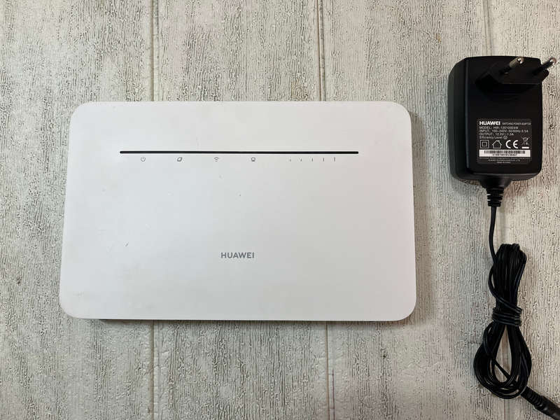 Huawei B535-932 (For Fixed LTE)  High-Speed LTE Router for Fixed Internet