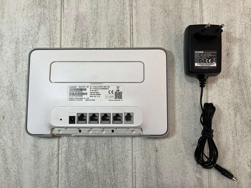 Huawei B535-932 (For Fixed LTE)  High-Speed LTE Router for Fixed Internet
