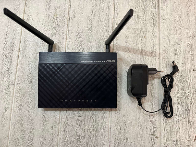Asus DSL-N14U  High-Speed ADSL2+ Modem Router with Wi-Fi
