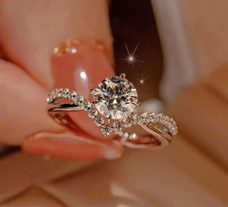 1 CARAT MOISSANITE DIAMOND RING