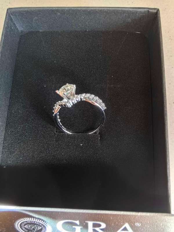 1 CARAT MOISSANITE DIAMOND RING
