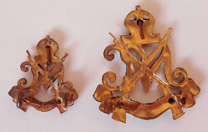 UDF Royal Natal Carbineers Cap and Collar Badges