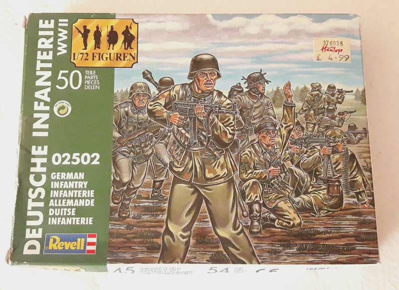 Revell 02502 World War Two German Infantry Figures