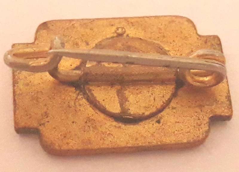 Vintage Kodak Cameras Advertising Pin Badge