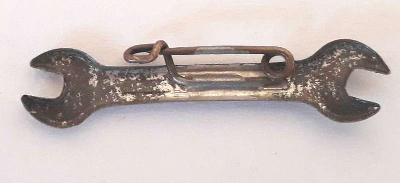Vintage Hazet Spanner Advertising Pin Badge