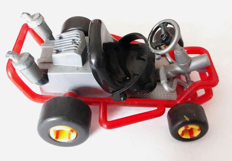 Vintage  1999 Nintendo Mario Kart