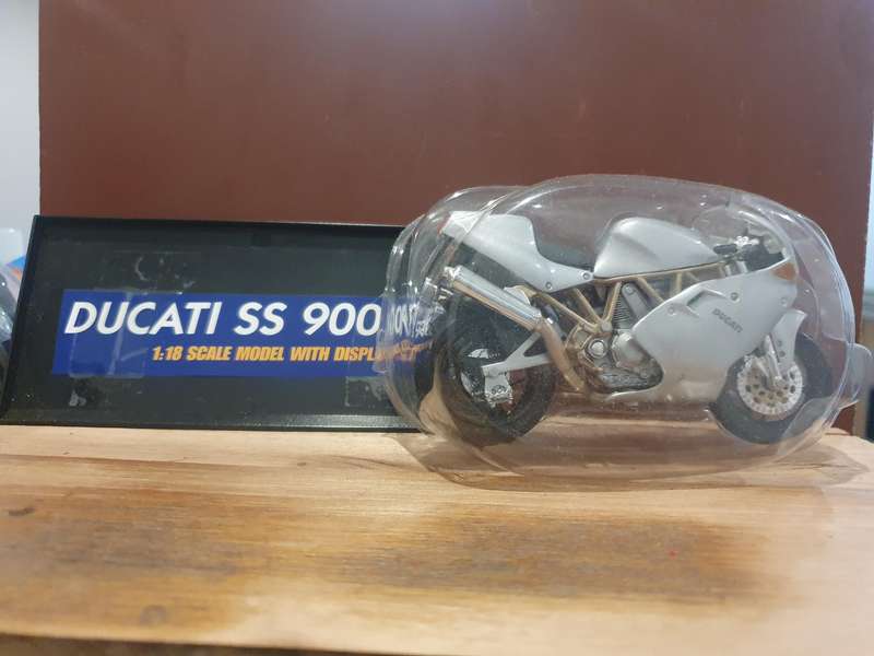 DUCATI     SUPERSPORT  900