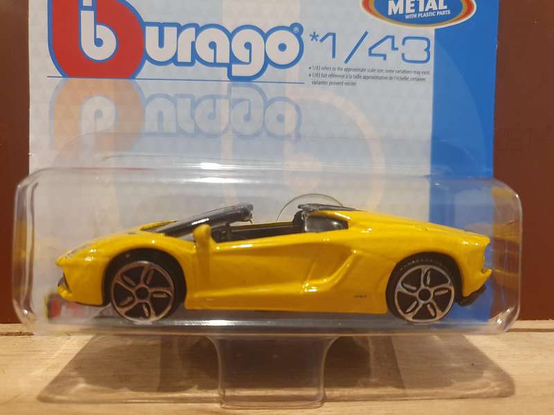 LAMBORGHINI         DIE CAST  BURAGO