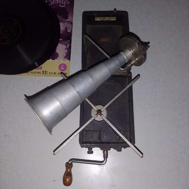 Extremely Rear 1920's Peter Pan Gramophone working 100% Patent 195.801