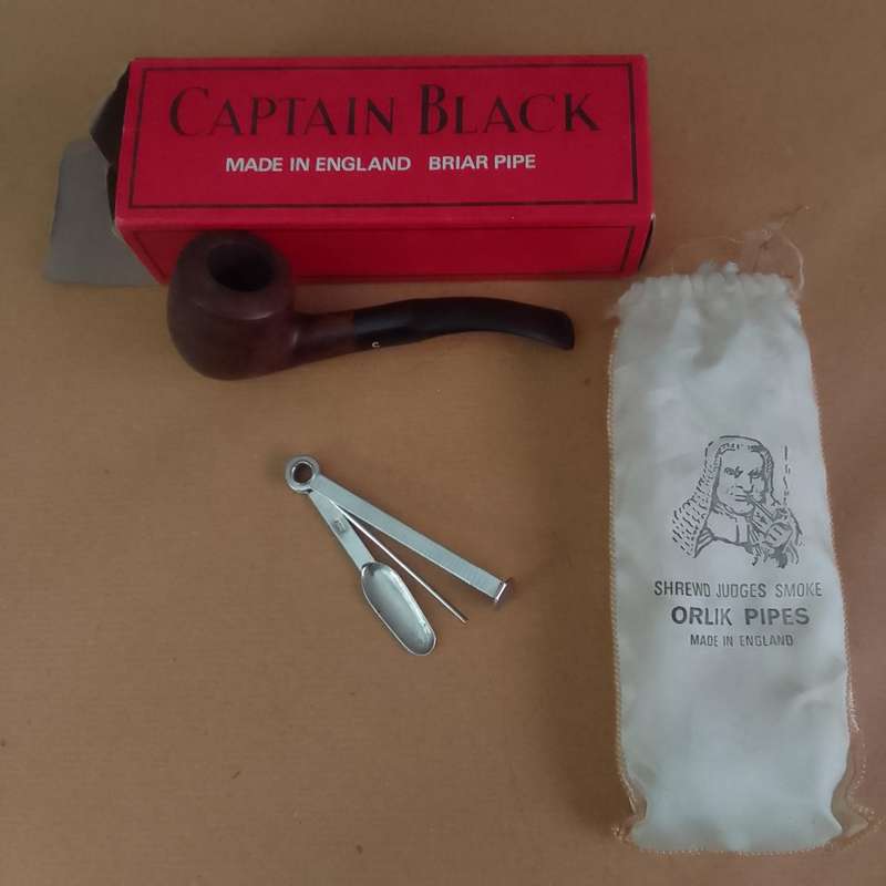 Captain Black Briar Pipe made in England