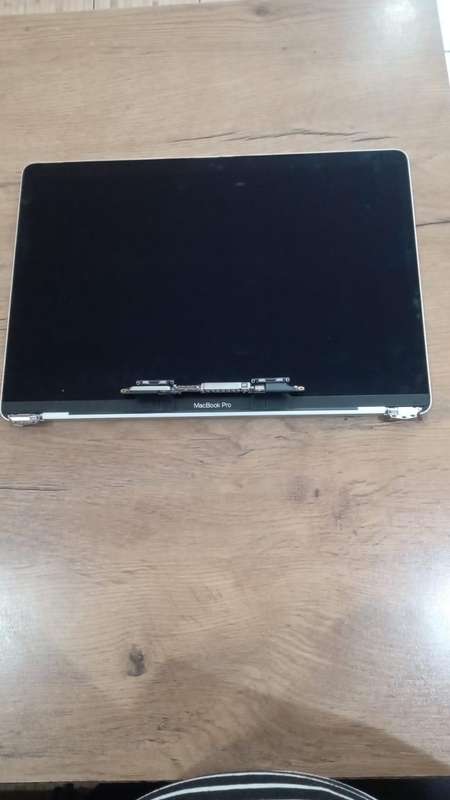 MacBook A1506 screen
