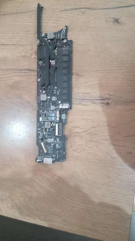 MacBook A1465 logic board
