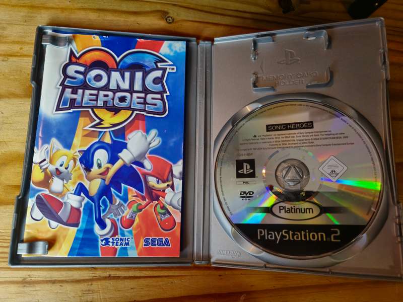 Sonic Heroes (PS2)