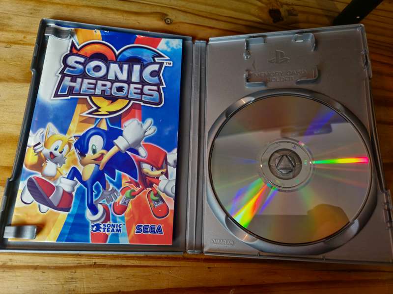 Sonic Heroes (PS2)