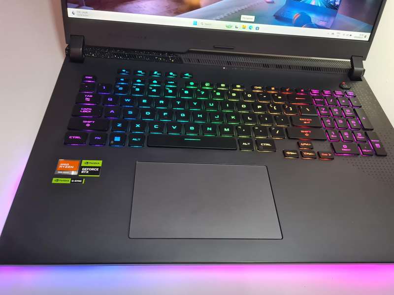 ASUS ROG Strix G17 Gaming, 64GB DDR5 RAM, 512GB SSD, 17.3 FHD 144Hz, Ryzen 9 7845HX, RTX 4050