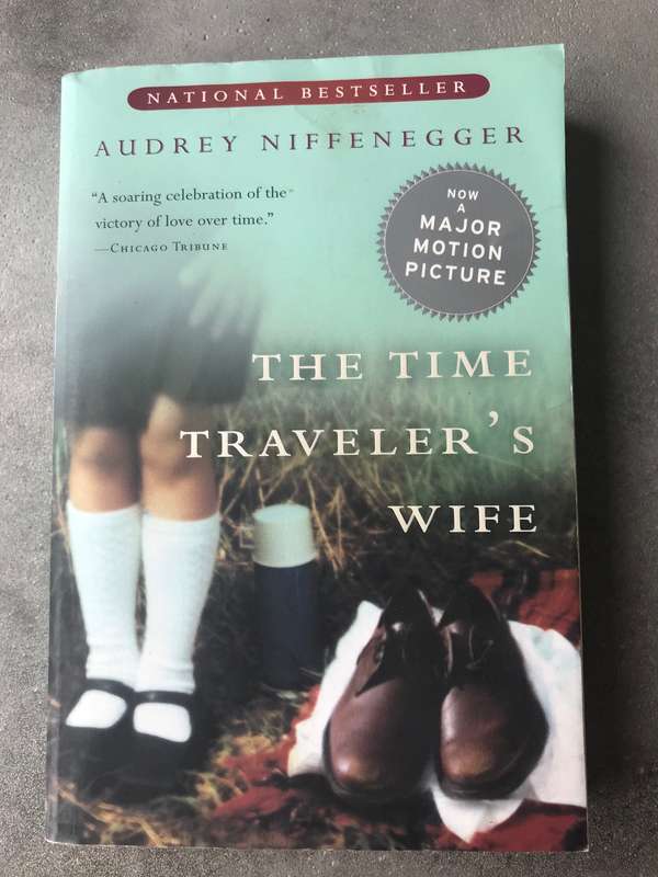 The Time Traveler's Wife by Audrey Niffenegger [Paperback: Excellent]