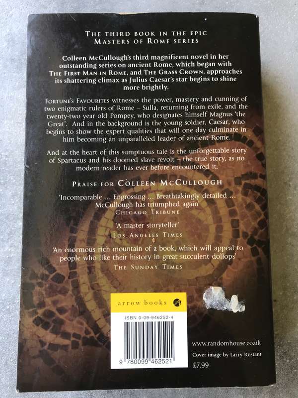 Fortune's Favourites (Masters of Rome #3) by Colleen McCullough [Paperback: Good]