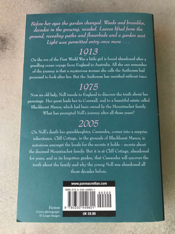 The Forgotten Garden by Kate Morton [Paperback: Like New]